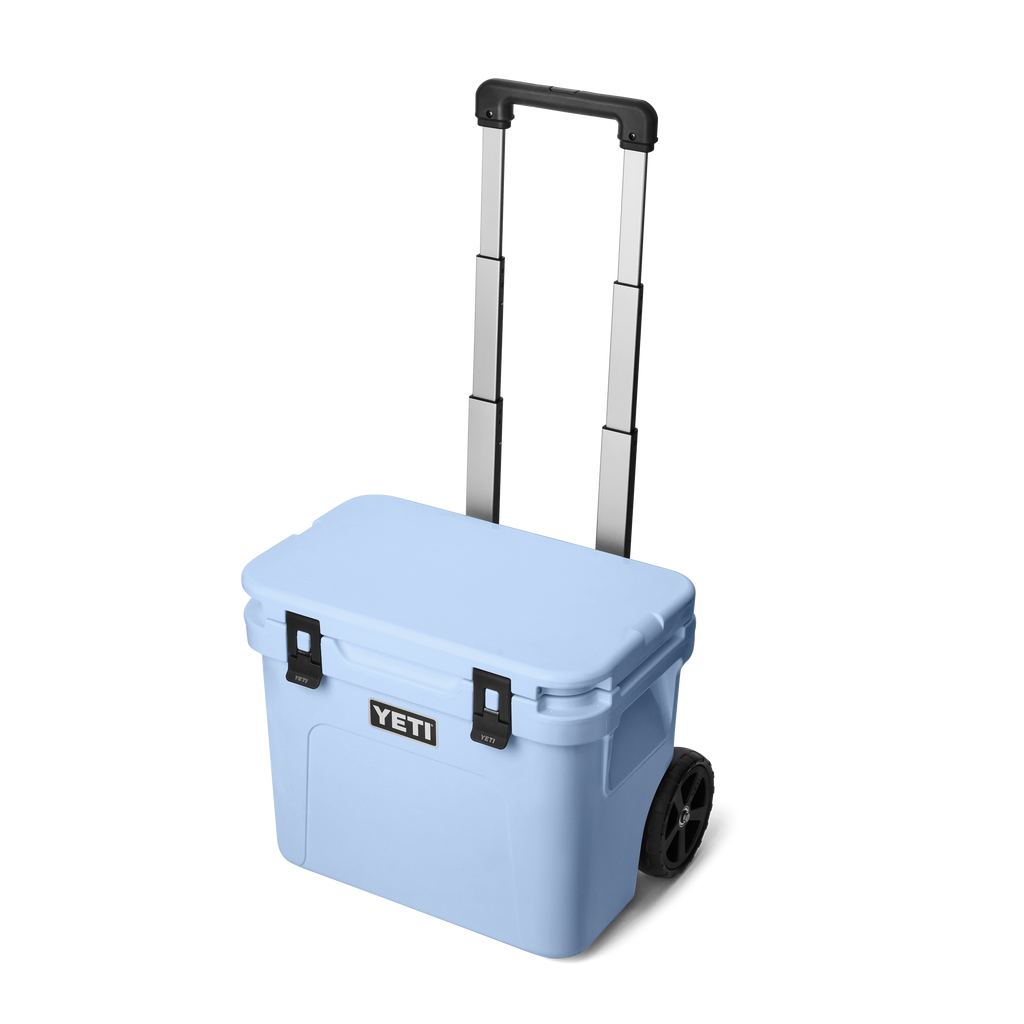 Yeti Roadie 32 Cooler Box in Big Sky Blue