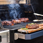 Masterbuilt 800 GravityFed BBQ with Pitmaster Pack
