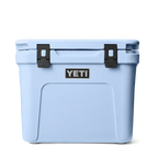 Yeti Roadie 32 Cooler Box in Big Sky Blue
